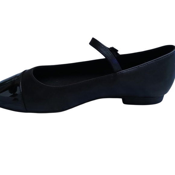 TAHARI Black Patent Leather Flats Loft - Picture 3 of 5